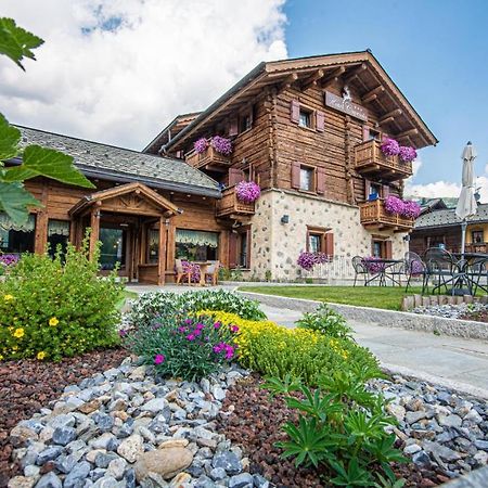 Hotel Capriolo Livigno Exterior photo