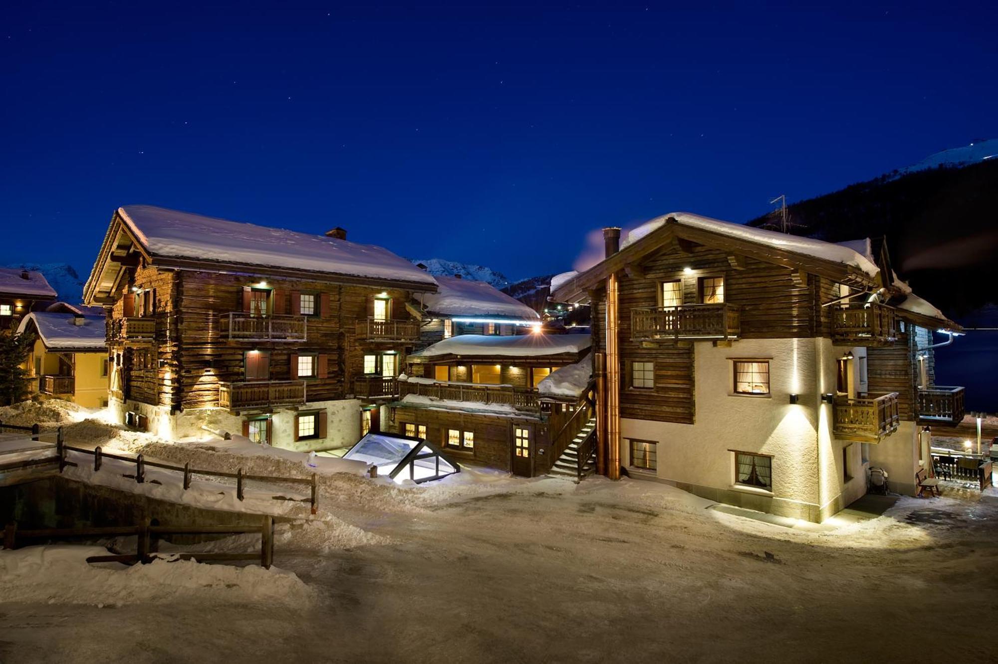 Hotel Capriolo Livigno Exterior photo